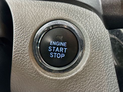 Used 2020 Toyota Sienna XLE FWD image 21