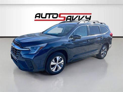 Used 2023 Subaru Ascent Premium w/ Convenience Package image 3
