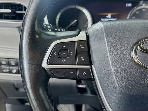 Used 2022 Toyota Highlander Platinum image 22