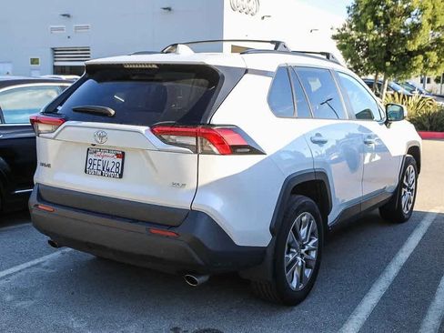 Used 2023 Toyota RAV4 XLE Premium image 31