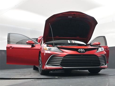 Used 2023 Toyota Camry XLE w/ Navigation Package image 34