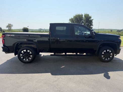 Used 2020 Chevrolet Silverado 2500 Custom w/ Custom Convenience Package AWD/4WD image 7