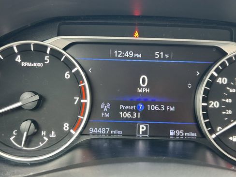 Certified 2022 Nissan Altima 2.5 SV image 9