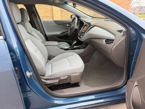 Used 2025 Chevrolet Malibu LT FWD image 13
