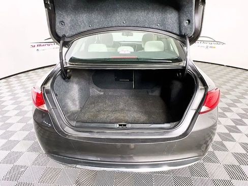 Used 2015 Chrysler 200 Limited w/ Convenience Group image 6