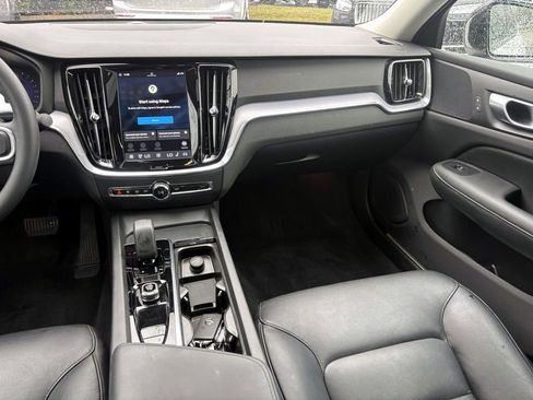 Used 2025 Volvo S60 B5 Core image 30