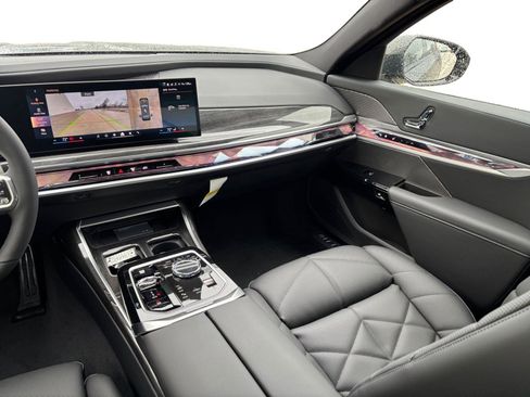 New 2026 BMW 740i xDrive image 25