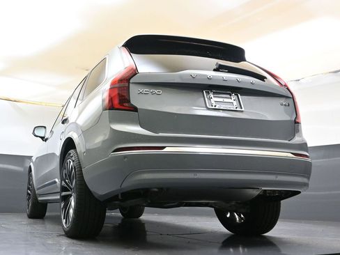 New 2026 Volvo XC90 B6 Plus w/ Protection Package Premier image 42