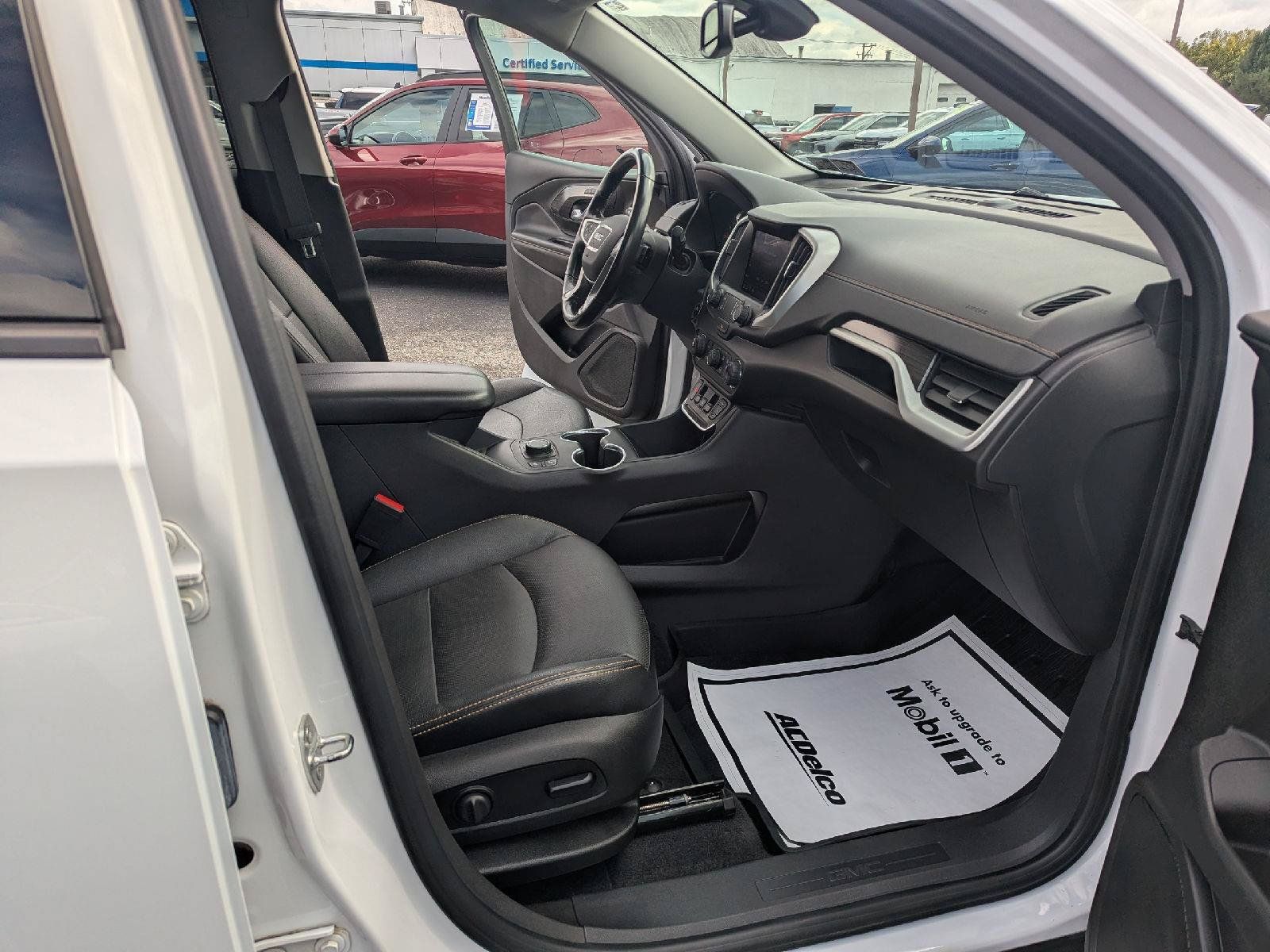 Used 2020 GMC Terrain SLT w/ Preferred Package AWD/4WD image 31
