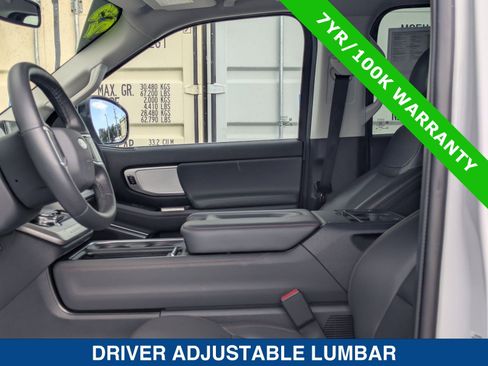 Certified 2025 Ford Expedition Active AWD/4WD image 25
