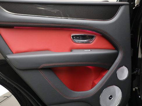 New 2025 Bentley Bentayga image 25