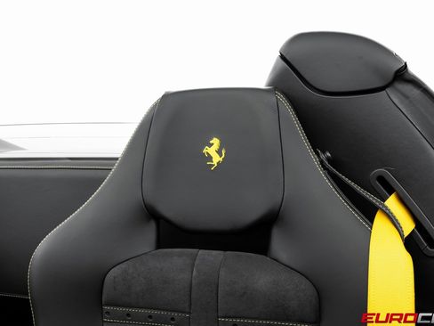 Used 2022 Ferrari F8 Tributo image 43