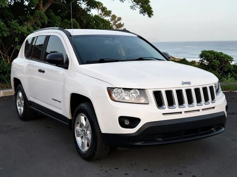 Used 2017 Jeep Compass Sport FWD image 2