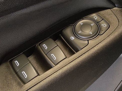 Used 2024 Chevrolet Equinox LT FWD image 27