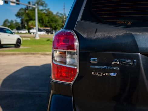 Used 2014 Subaru Forester 2.5i AWD/4WD image 16