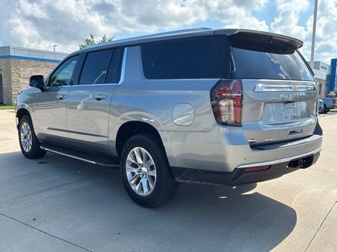Used 2024 Chevrolet Suburban Premier w/ Advanced Technology Package AWD/4WD image 8