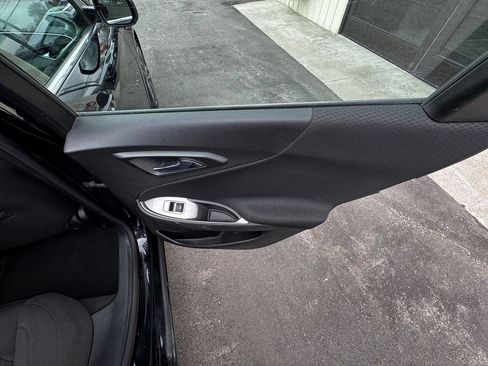 Used 2021 Chevrolet Malibu LT image 29