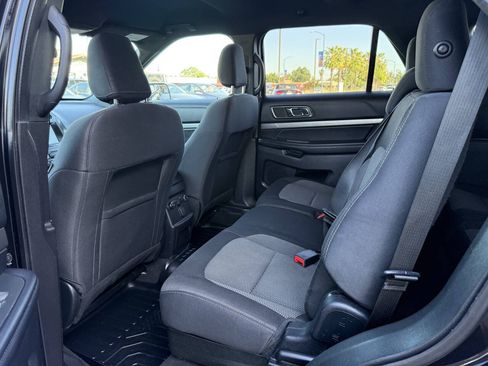 Used 2019 Ford Explorer XLT w/ Equipment Group 201A AWD/4WD image 9