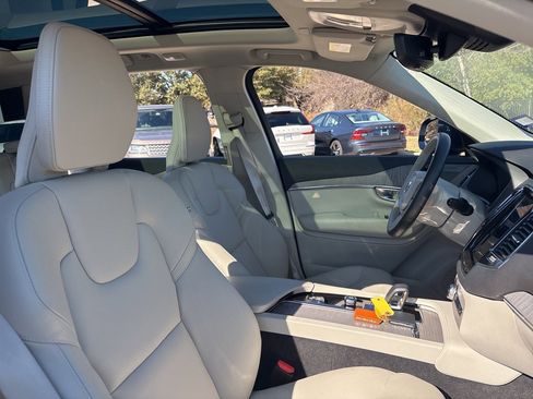 Used 2024 Volvo XC90 B6 Plus w/ Protection Package Premier image 12