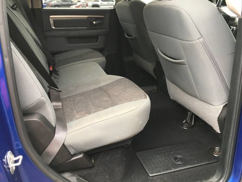 Used 2019 RAM 1500 Classic SLT w/ SLT Plus D←cor Group AWD/4WD image 8