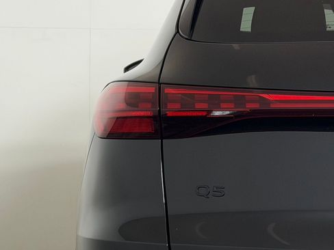 Used 2025 Audi Q5 Premium w/ Convenience Package AWD/4WD image 13