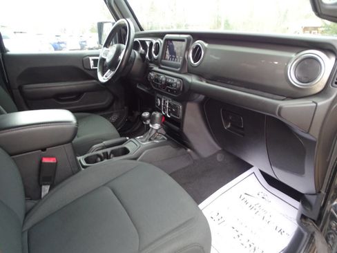 Used 2021 Jeep Wrangler Unlimited Sahara image 34