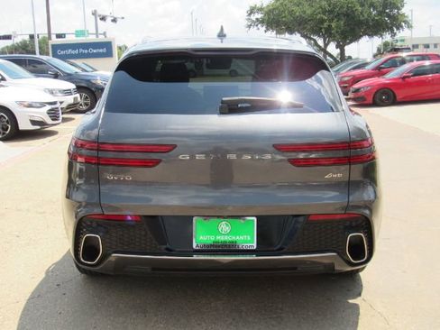 Used 2023 Genesis GV70 2.5T w/ Select Package image 9