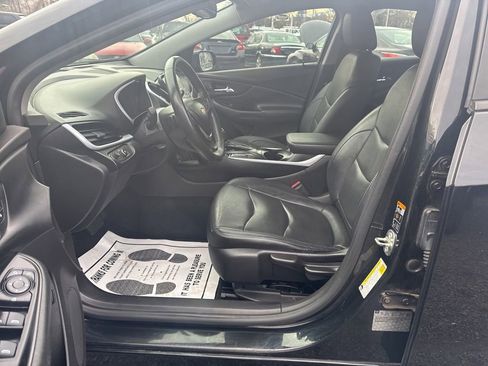 Used 2017 Chevrolet Volt LT w/ Comfort Package FWD image 27