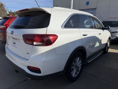 Used 2020 Kia Sorento LX w/ LX I4 Convenience Package image 2