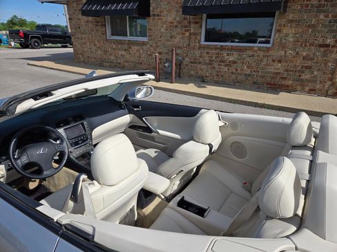 Used 2010 Lexus IS 250C RWD image 18