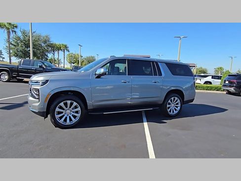 New 2026 Chevrolet Suburban Premier image 20