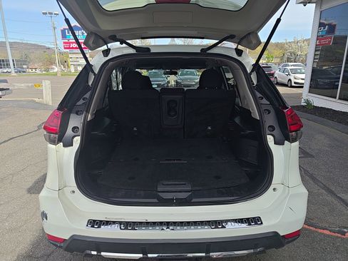 Used 2017 Nissan Rogue SV AWD/4WD image 8