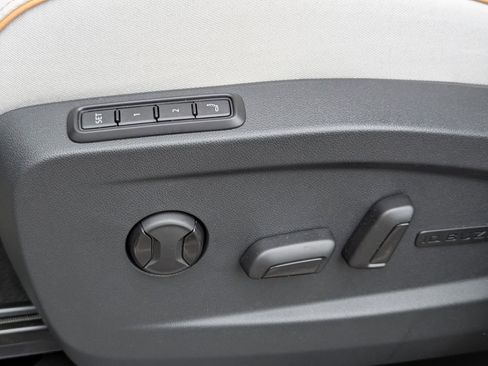 New 2025 Volkswagen ID. Buzz Pro S Plus image 28