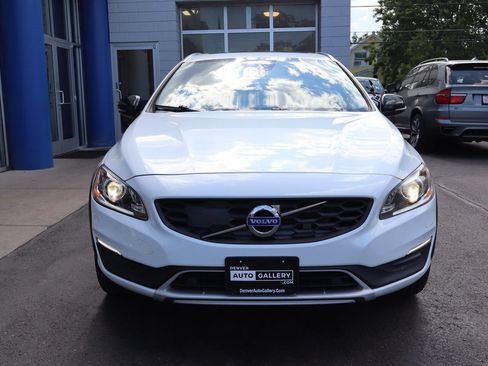 Used 2017 Volvo V60 T5 Cross Country Platinum w/ Climate Package AWD/4WD image 7