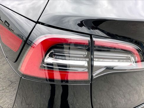 Used 2018 Tesla Model 3 Long Range image 28