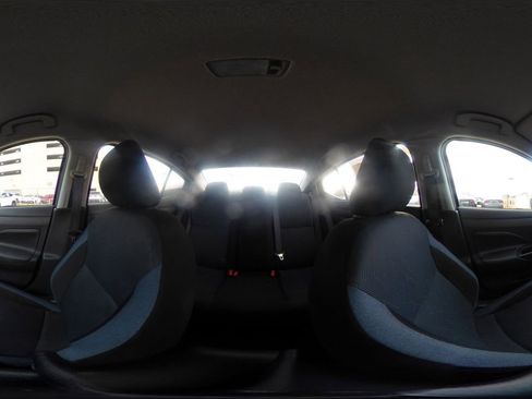 Used 2025 Nissan Versa SV image 40