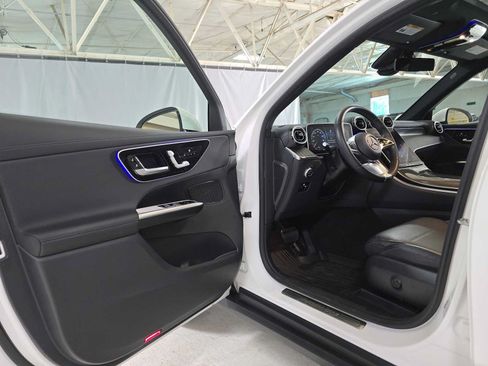 Used 2024 Mercedes-Benz GLC 300 image 19
