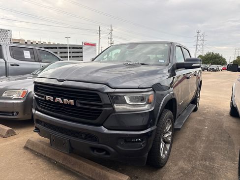 Used 2019 RAM 1500 Laramie w/ Sport Appearance Package AWD/4WD image 4