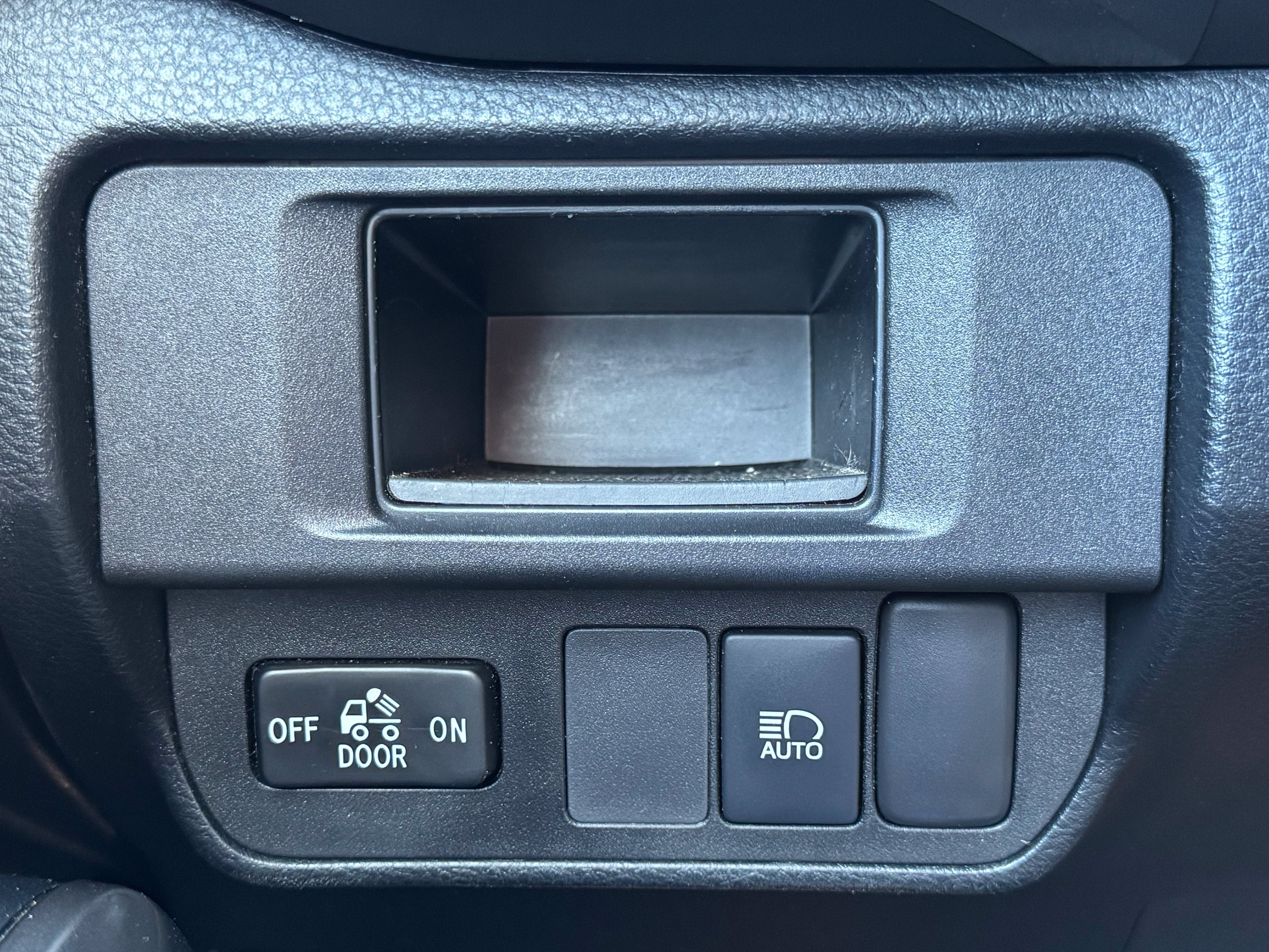 Used 2019 Toyota Tacoma SR5 AWD/4WD image 48