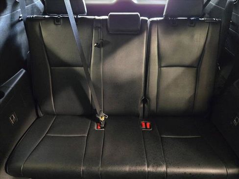 Used 2023 Toyota Highlander XSE FWD image 18