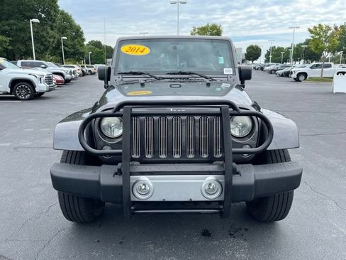 Used 2014 Jeep Wrangler Unlimited Sahara w/ Connectivity Group AWD/4WD image 2