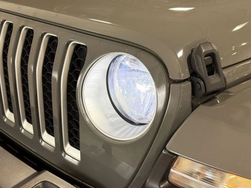 Used 2021 Jeep Gladiator Overland w/ Popular Equipment Package image 68