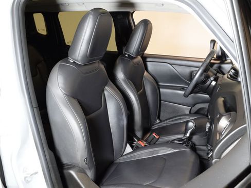 Used 2019 Jeep Renegade Limited w/ UConnect 8.4 Nav Group AWD/4WD image 32