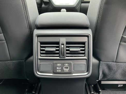 Used 2025 Subaru Forester Limited image 15