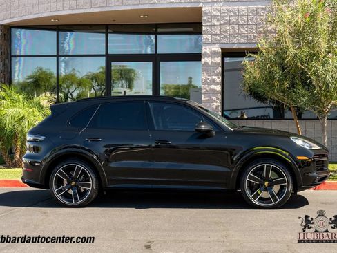Used 2023 Porsche Cayenne Turbo AWD/4WD image 9
