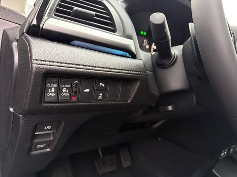 New 2026 Honda Odyssey Touring image 38