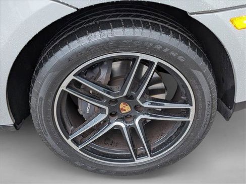 Used 2021 Porsche Macan image 20
