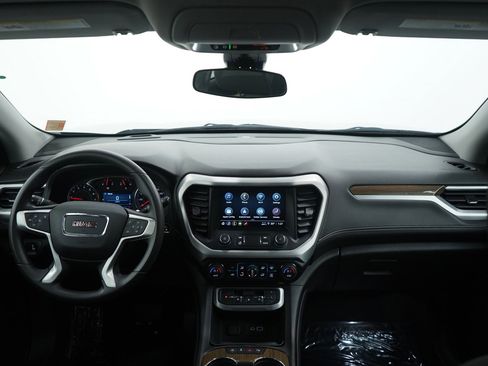 Used 2023 GMC Acadia SLE image 15