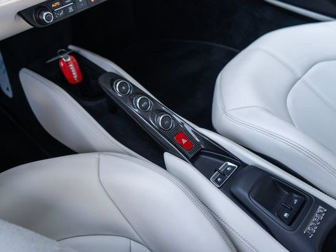 Used 2023 Ferrari F8 Tributo RWD image 23
