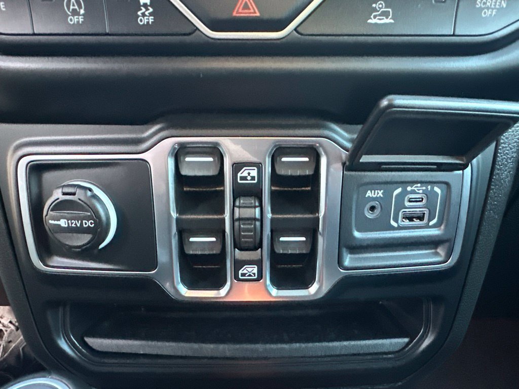 Used 2023 Jeep Wrangler Unlimited Sahara AWD/4WD image 51